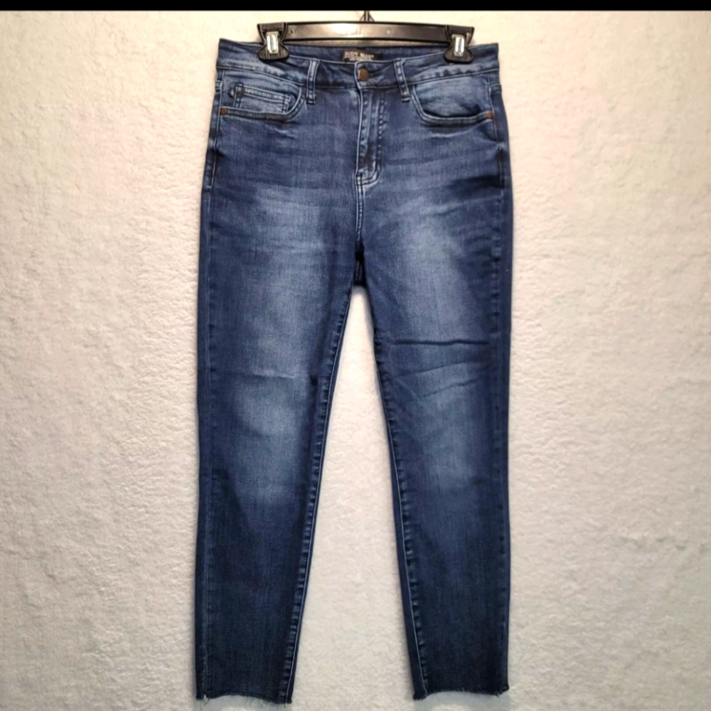 Judy Blue Women's Relaxed Fit Jeans Cropped Dark Wash Stretch Denim - Picture 1 of 14